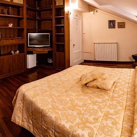 Real Borbone Bed & Breakfast Caserta Exterior photo